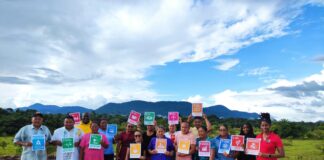 A key part of the assessments done in the twenty communities explored awareness of the Sustainable Development Goals (SDGs) and actions being done to incorporate them into community development. Here indigenous people from the Surama Village in Guyana share cards with the 17 SDGs.